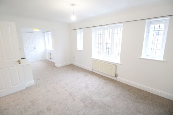 Mascot Square, Colchester - Photo 1