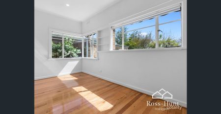 FAMILY LIVING IN THE BALWYN HIGH SCHOOL ZONE — SETTLE IN BEFORE THE NEW SCHOOL YEAR - Photo 4