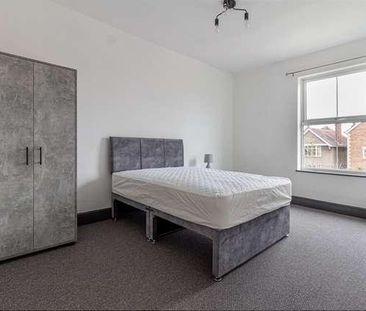 En-suite Room, Bromyard Road, Worcester, WR2 - Photo 4