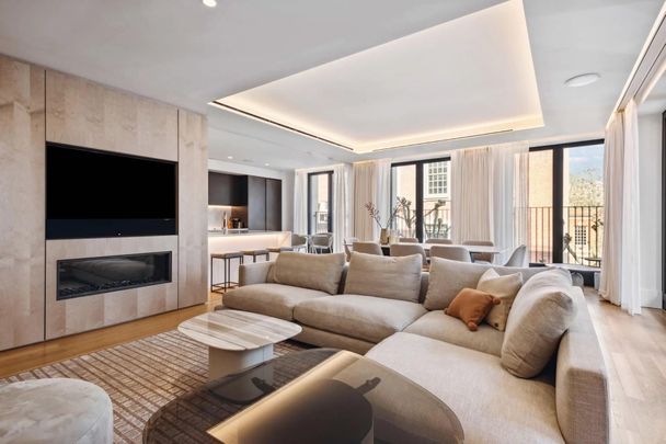 A spacious three bedroom lateral apartment set within the prestigious Lancer Square development. - Photo 1