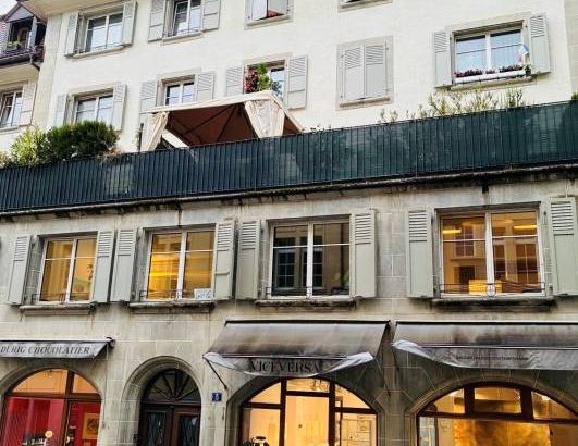 Appartement entièrement rénové au centre-ville de Lausanne. - Foto 1