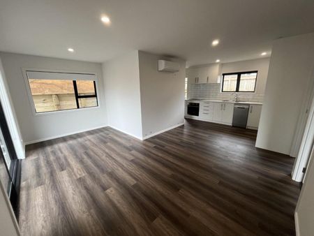 Modern, Fully Renovated Two-Bedroom Unit in ... - Photo 2