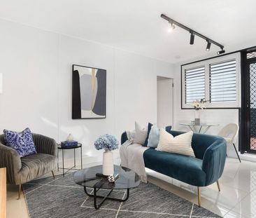 Top Floor One-Bedroom Apartment with Huge Wrap-Around Terrace - Photo 1