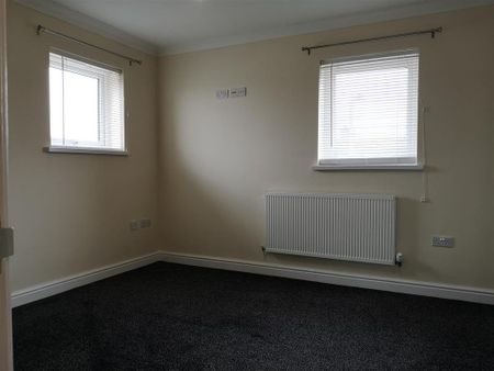 2 bedroom semi-detached house to rent - Photo 2