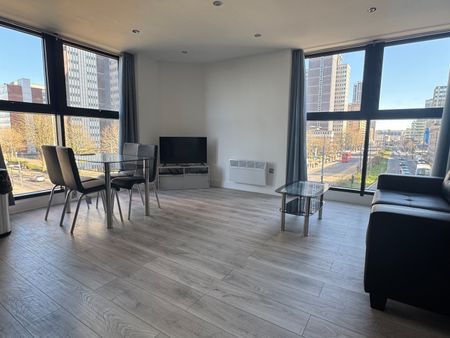 2 Bed Flat, St Michael's Road, CR0 - Photo 2