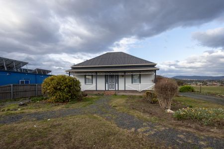 Characteristic 2 Bedroom Cottage - Photo 2