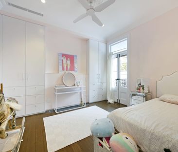 Modern masterpiece in ultra desirable location - Photo 6