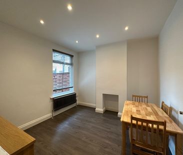 2 Bed Flat, Seymour Road, E10 - Photo 2