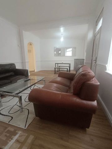 Room in a Shared House, Norway Street, M6 - Photo 2