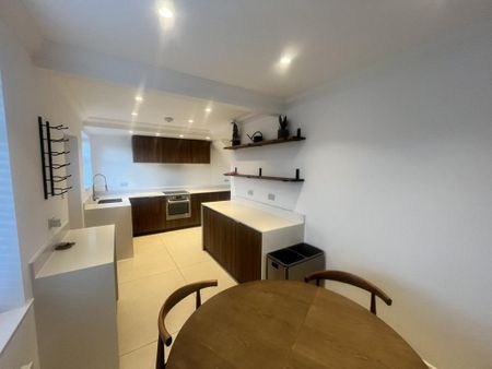 3 bedroom terraced house to rent - Photo 5