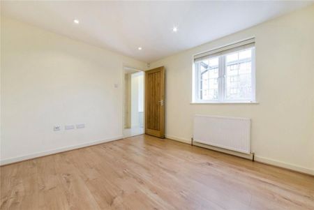 4 Bed Semi-Detached House, John Silkin Lane, SE8 - Photo 5