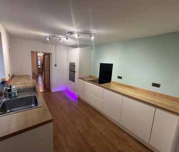 3 bedroom terraced house to rent - Photo 6