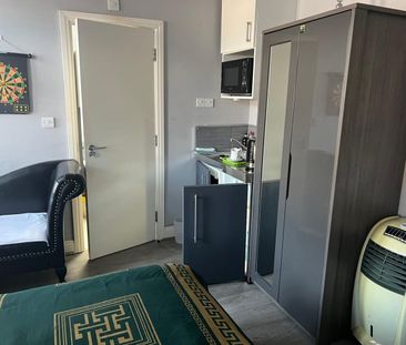 Room in a Shared House, Thorold Road, IG1 - Photo 4