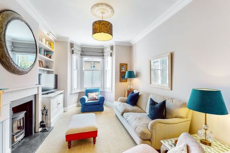 4 Bed Semi-Detached House, Temperley Road, SW12 - Photo 2