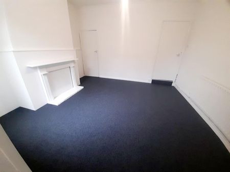 3 bedroom House To Let Total Size: 1195 SQ FT - Photo 3