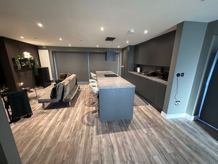 4 Bed Semi-Detached House, Runnelfield Harrow, HA1 - Photo 4