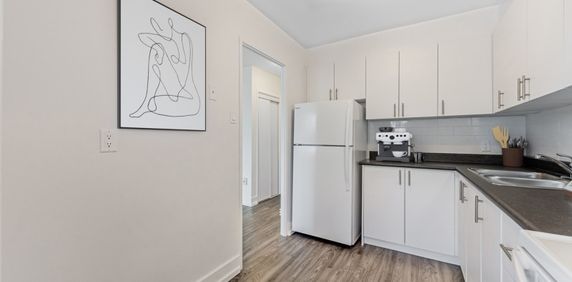 2740 Jane Street - Photo 2