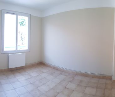 A LOUER - T3 54.24m² en RDC proche Hôpital Jacques Cœur - Photo 2