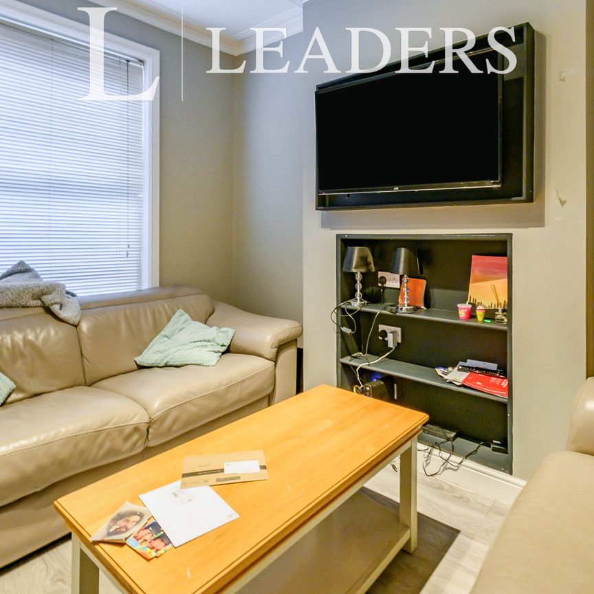 4 bedroom house to rent Highfield Road, Salford, Greater Manchester, M6 - Photo 1