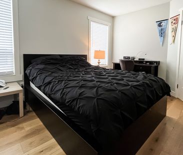 4 Bed + Den Gorgeous Home For Rent In Langley. - Photo 1