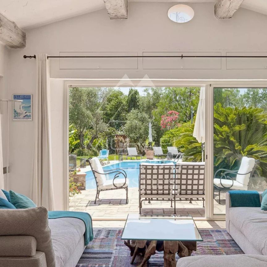 Cap d'Antibes - Superbe villa a pied des plages - Photo 1