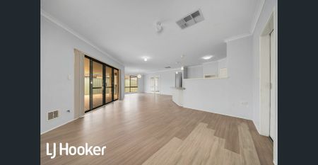 4x2x2 With Theatre - Photo 5