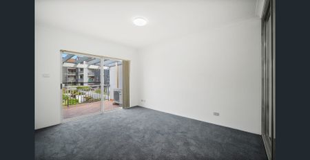 Comfortable & Spacious Living - Photo 2