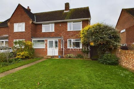 3 bedroom semi-detached house to rent - Photo 5