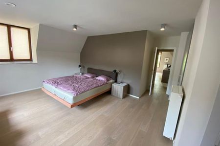 Dans une maison de maître, bel appartement meublé de 2 chambres - Photo 5