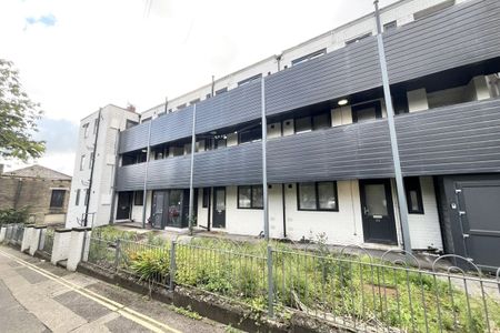 West Parade Flats - Photo 2