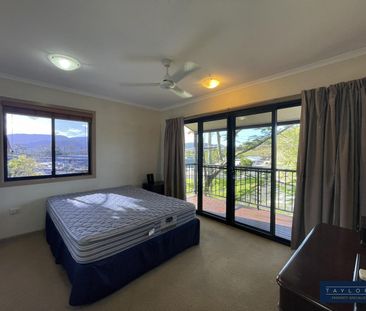 Modern, Fully Furnished Townhouse in the Heart of Cannonvale - Photo 6