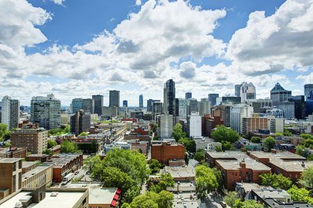 Exclusive Living in the Heart of Montreal - Photo 2