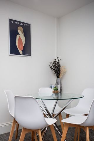 John Street - Photo 2