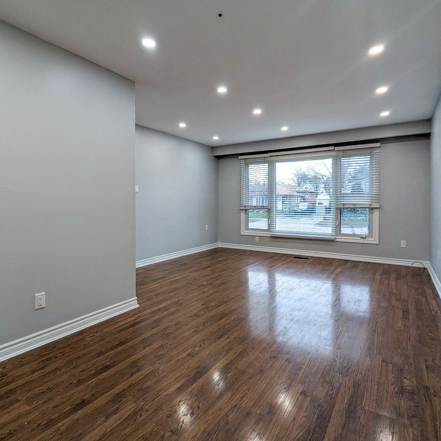 For Lease - 7 Burbank Pl Place Unit# MAIN, Barrie, Ontario - Photo 1