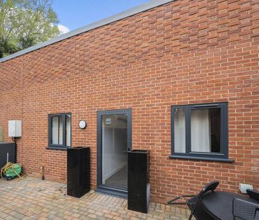 2 bedroom maisonette to rent - Photo 6