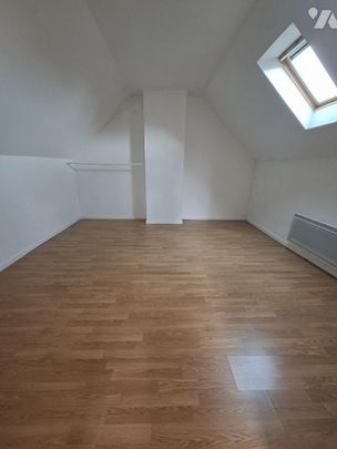 A BLARINGHEM, maison avec garage comprenant : Salon, salle à manger, cuisine meublée, arrière-... - Photo 1