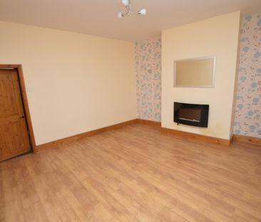 2 Bedroom Terraced House - Photo 2