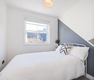 3 bedroom terraced house to rent - Photo 5