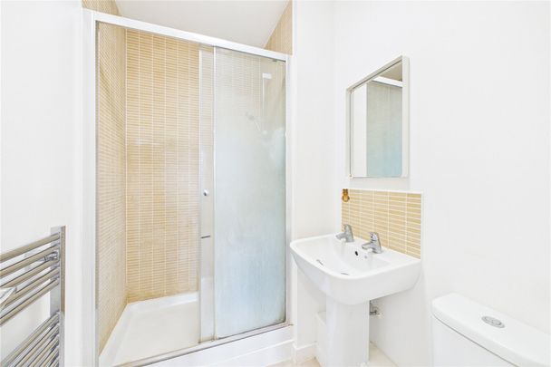 2 bedroom Flat in Centrifuge Way, Farnborough - Photo 1