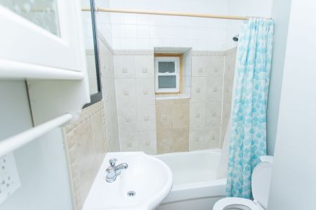 For Lease - 682 Bathurst Street Unit# 2, Toronto, Ontario - Photo 3