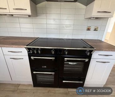 4 bedroom detached house to rent - Photo 6