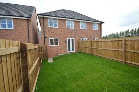 Indigo Drive, Burbage, Leicestershire, LE10 - Photo 4