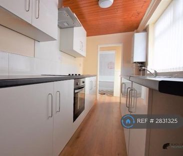 3 bedroom terraced house to rent - Photo 6