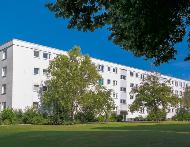 Ruhig wohnen im Grünen – 3-Zimmer-Wohnung mit Loggia in Detmerode - Photo 1