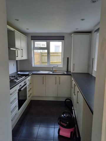 2 bedroom terraced house to rent - Photo 3