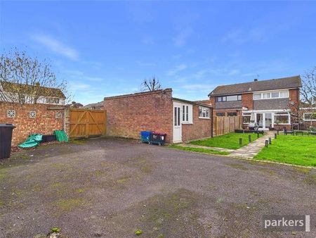 Loddon Bridge Road, Woodley, Reading, RG5 - Photo 3