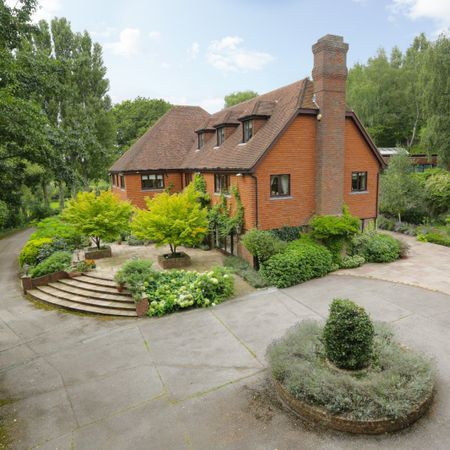 Iwade Road, Newington, Sittingbourne, ME9 7JY, Kent - Photo 3