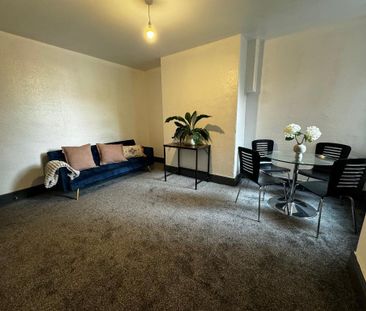 4 bedroom terraced house to rent - Photo 1