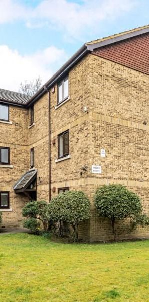 1 bedroom ground floor flat to rent - Photo 2