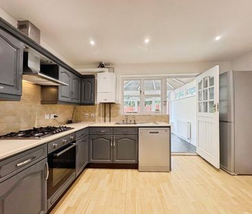 2 bedroom semi-detached house to rent - Photo 5